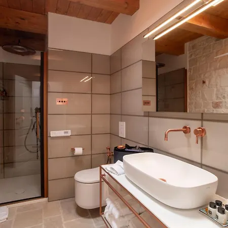 Couette-café Borgofreddo Luxury 4*